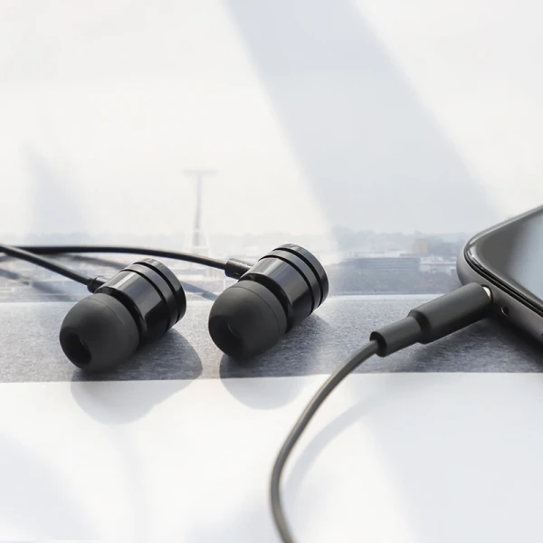 https://mobilgadget.rs/images/products/big/111780.webp