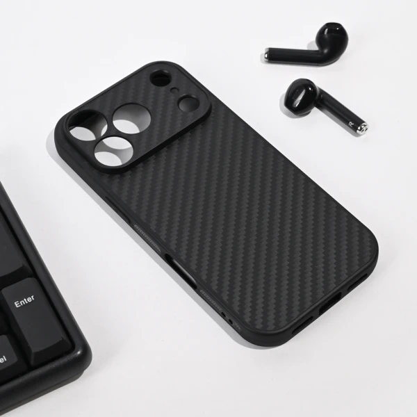 Torbica Carbon fiber za iPhone 17 Pro 6.3 crna