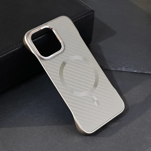 Torbica Magsafe Carbon za iPhone 13 Pro 6.1 siva