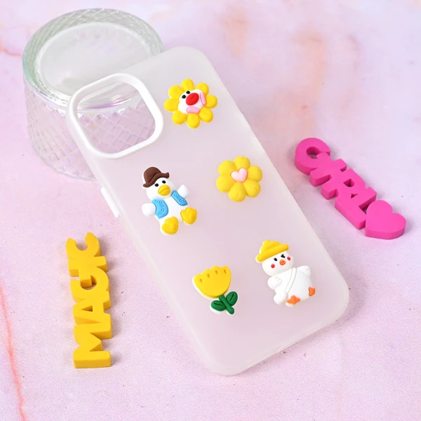 Torbica Cute za iPhone 13 6.1 bela