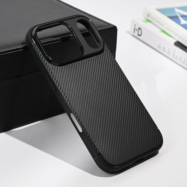 Torbica Defender Carbon za iPhone 17 Pro 6.3 crna