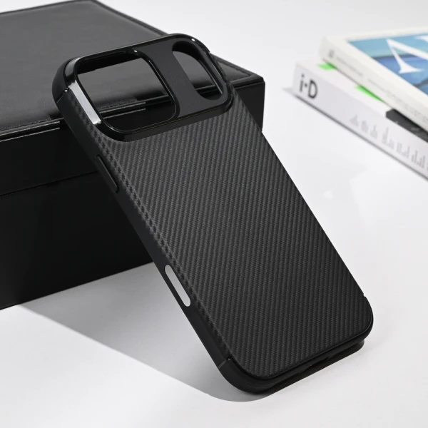 Torbica Defender Carbon za iPhone 17 Pro Max 6.9 crna