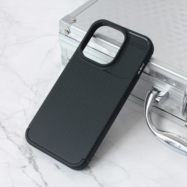 Torbica Defender Carbon za iPhone 15 Pro 6.1 crna