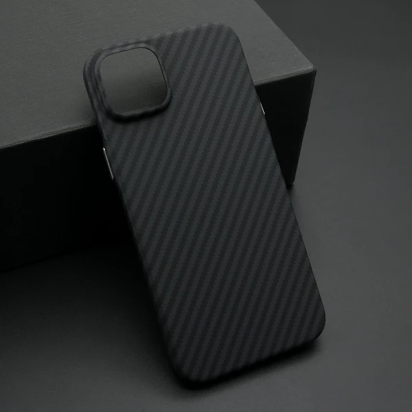 Futrola carbon stripes za iphone 15 plus (6.7) crna