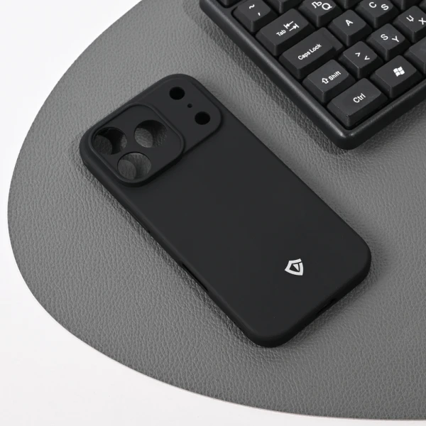 Torbica Teracell Skin za iPhone 17 Pro 6.3 mat crna
