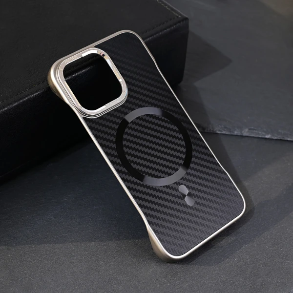 Torbica Magsafe Carbon za iPhone 13 Pro 6.1 crna