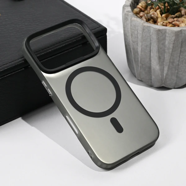 Torbica Magsafe Clear za iPhone 17 Pro 6.3 crna