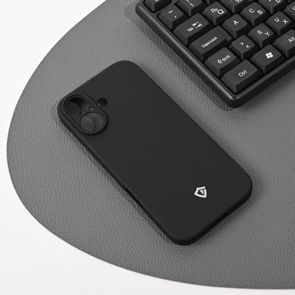 Torbica Teracell Skin za iPhone 17 6.3 mat crna