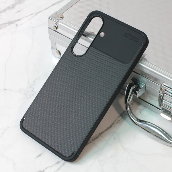 Torbica Defender Carbon za Samsung S721B Galaxy S24 FE crna