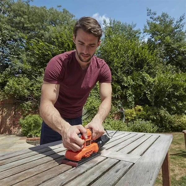 BLACK & DECKER BEW220 Vibraciona brusilica