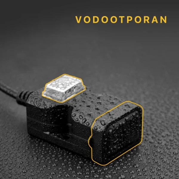 Adapter 2.1A vodootporni za motor 1.5m crni