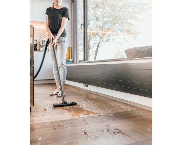 KARCHER WD 2 PLUS (V-12-4-18) Usisivač za suvo i mokro usisavanje