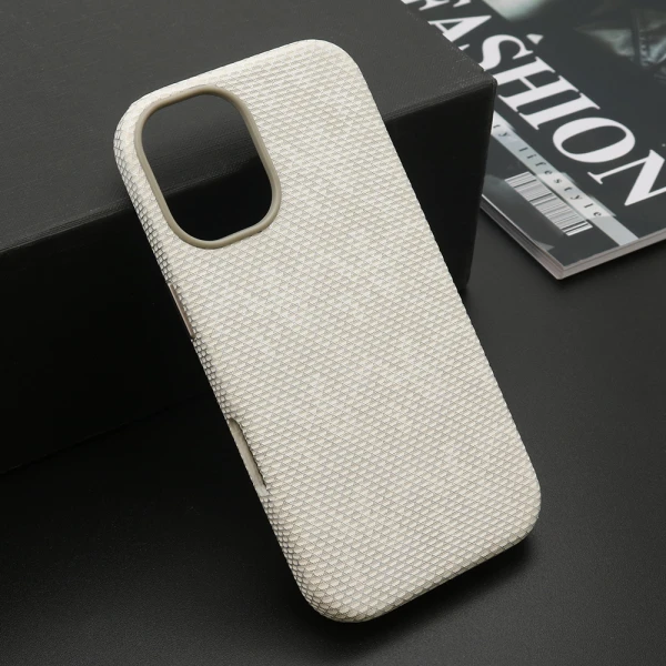Futrola woven touch magsafe za iphone 17 (6.3) bela