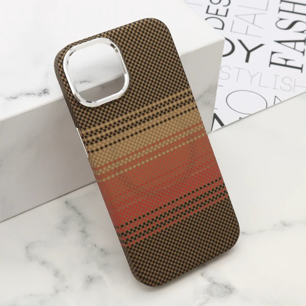 Futrola urbanmesh magsafe za iphone 15 (6.1) dz05