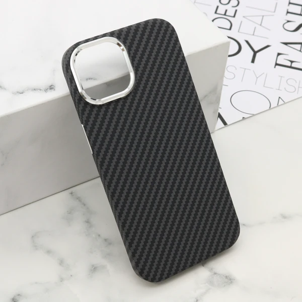 Futrola urbanmesh magsafe za iphone 15 (6.1) dz02