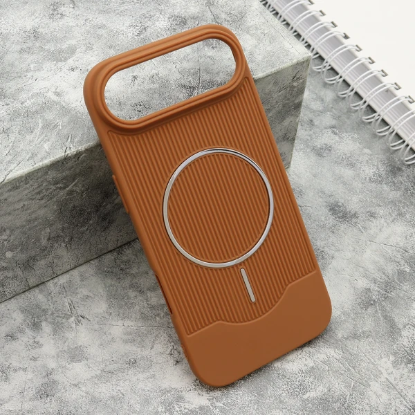 Futrola urban edge magsafe za iphone air (6.6) bakarna