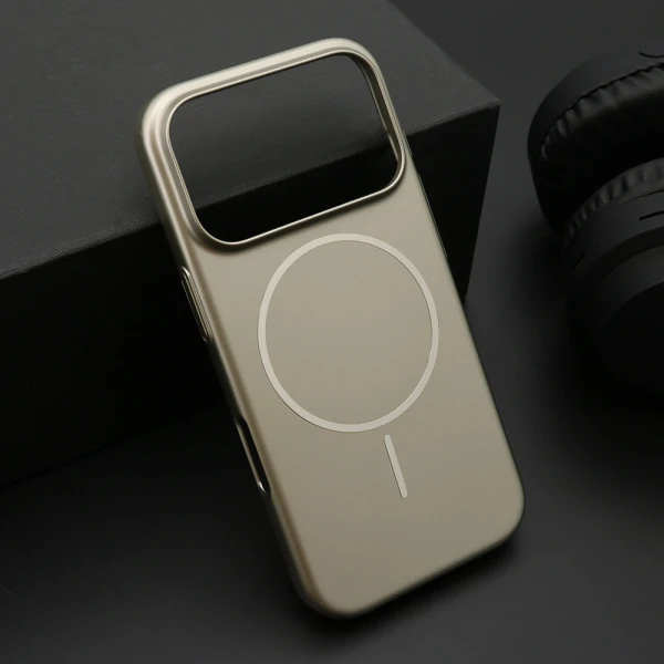 Futrola pure matte magsafe za iphone 17 pro (6.3) zlatna