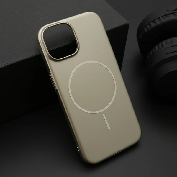 Futrola pure matte magsafe za iphone 15 (6.1) zlatna