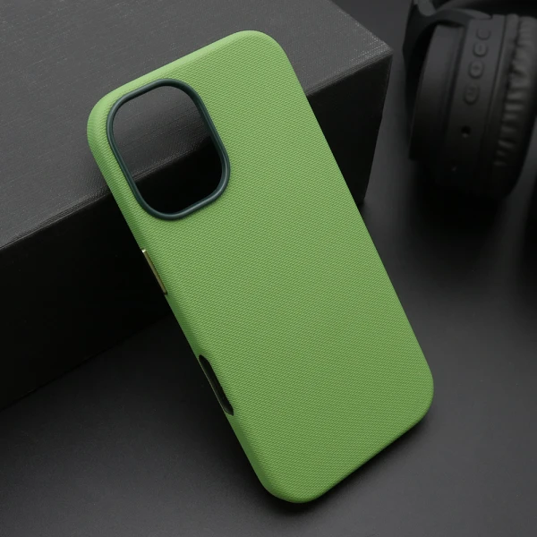 Futrola frosted shield magsafe za iphone 17 (6.3) zelena