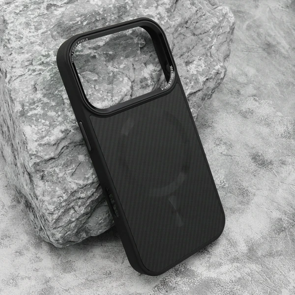 Futrola carbon magsafe za iphone 17 pro (6.3) crna (big camera)