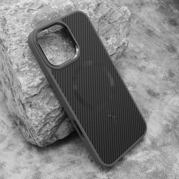 Futrola carbon magsafe za iphone 16 pro max (6.9) siva (big camera)