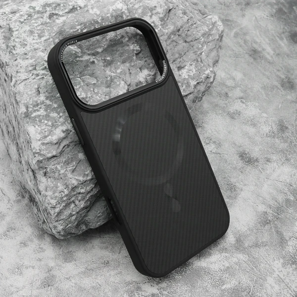 Futrola carbon magsafe za iphone 17 pro max (6.9) crna (big camera)