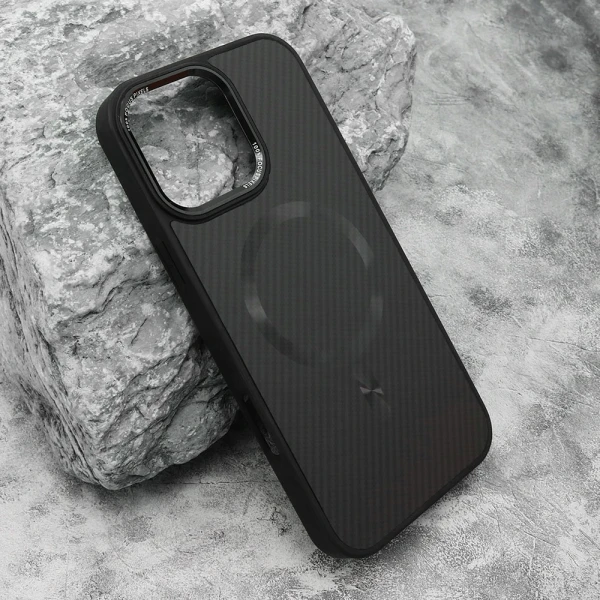 Futrola carbon magsafe za iphone 16 pro max (6.9) crna (big camera)
