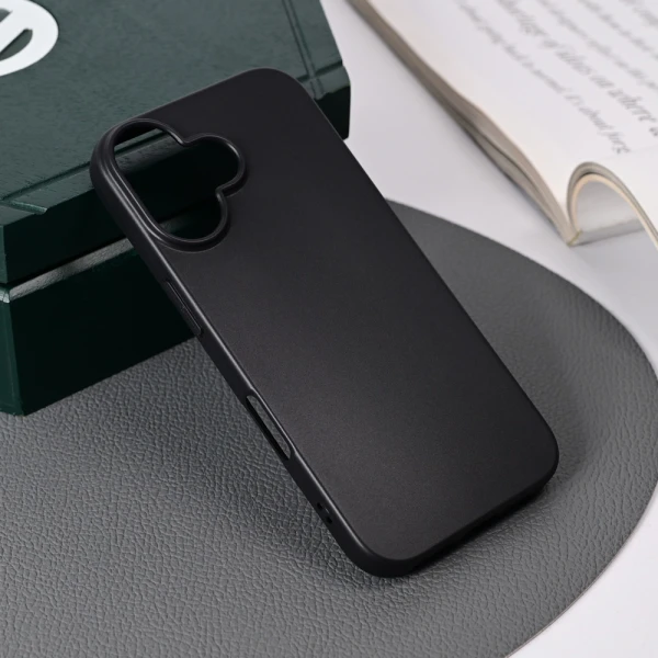 Torbica silikonska Skin za iPhone 16 6.1 mat crna