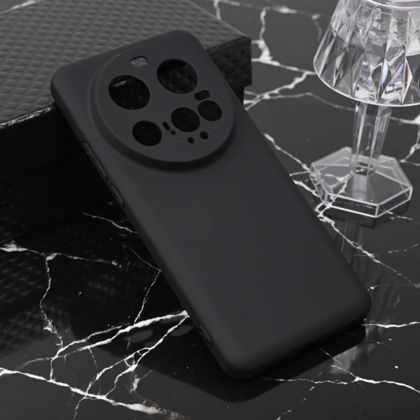 Torbica silikonska Ultra Thin za Xiaomi 15 Ultra mat crna