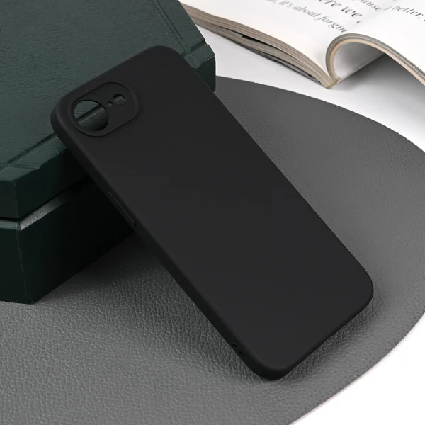 Torbica silikonska Skin za iPhone 16e/17e 6.1 mat crna
